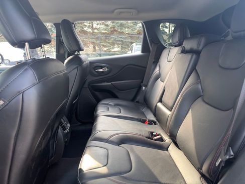 Used 2022 Jeep Cherokee Trailhawk w/ Premium Leather Package image 31