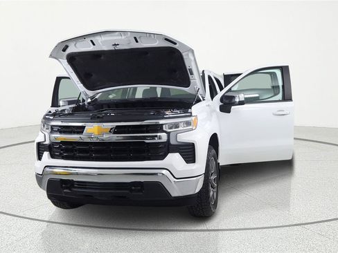 Used 2024 Chevrolet Silverado 1500 LT image 6