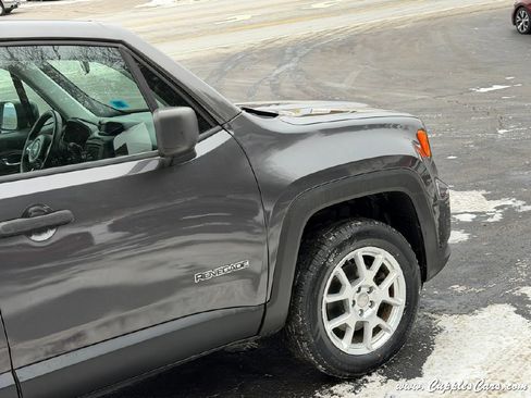 Used 2019 Jeep Renegade Sport image 40
