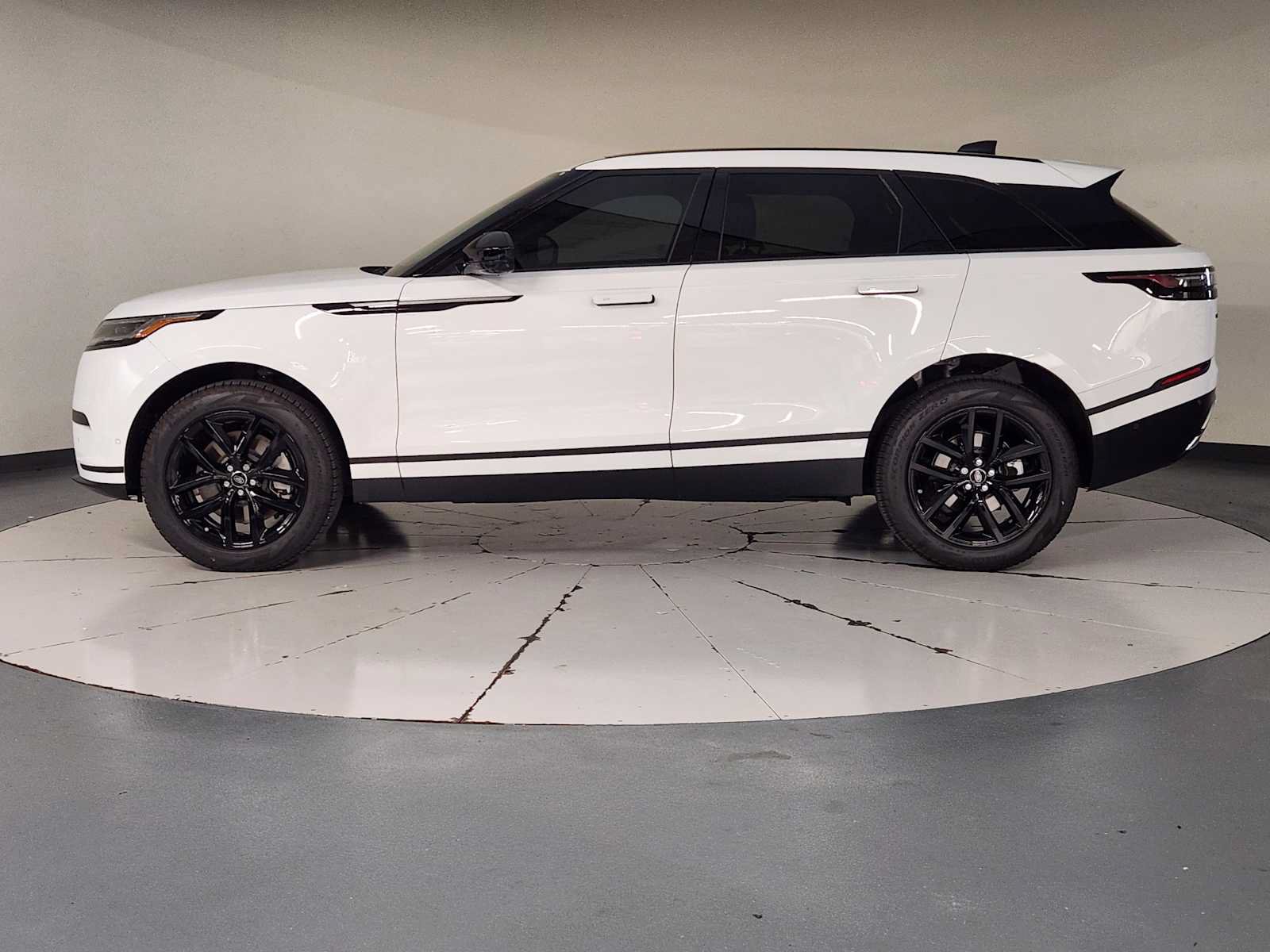 Used 2026 Land Rover Range Rover Velar S AWD/4WD image 5