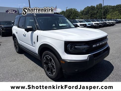 Used 2025 Ford Bronco Sport Outer Banks w/ Outer Banks Tech Package+ AWD/4WD image 1