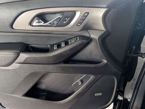 Used 2023 Chevrolet Traverse Premier FWD image 36