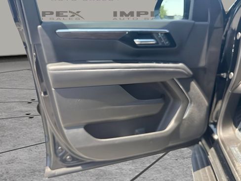 Used 2025 Chevrolet Tahoe LT AWD/4WD image 26