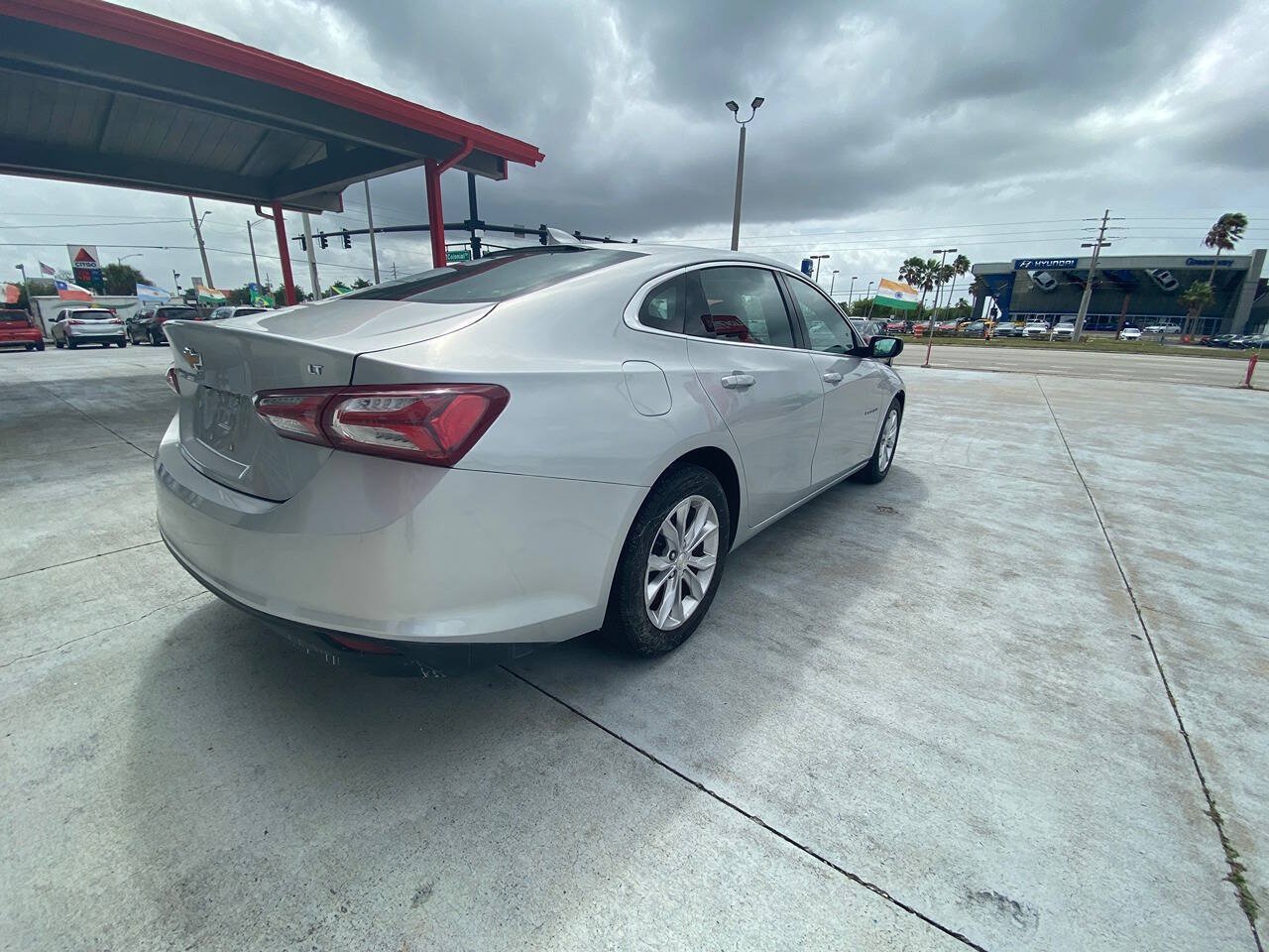 Used 2019 Chevrolet Malibu LT FWD image 4
