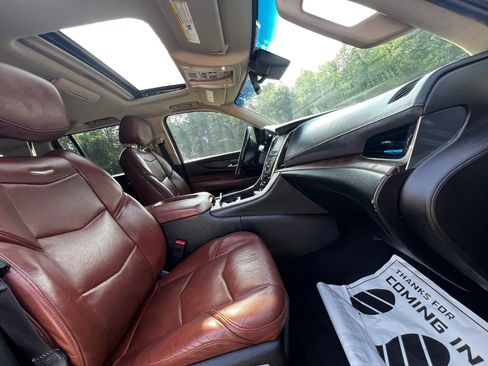 Used 2016 Cadillac Escalade ESV Premium AWD/4WD image 12
