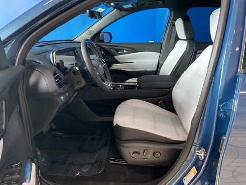 New 2026 Chevrolet Traverse High Country image 11