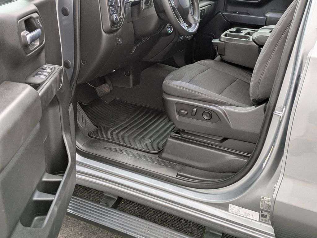 Certified 2024 Chevrolet Silverado 1500 Custom AWD/4WD image 32