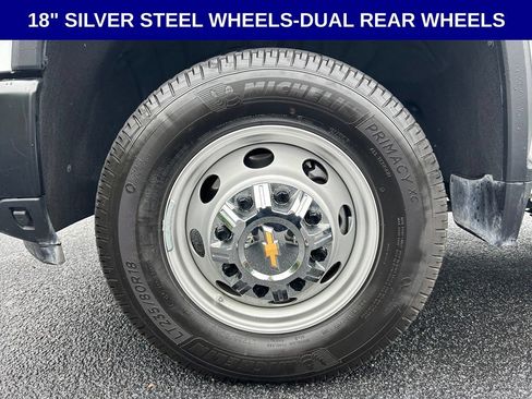 Used 2025 Chevrolet Silverado 3500 W/T AWD/4WD image 3