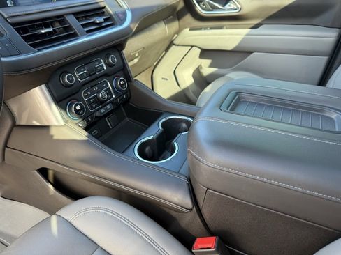 Used 2023 Chevrolet Suburban Z71 w/ Z71 Off-Road Package image 13