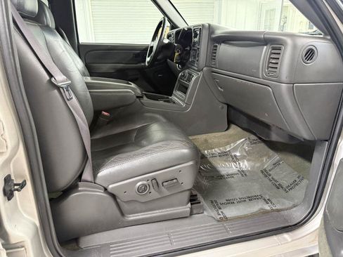 Used 2004 Chevrolet Silverado 2500 LT w/ Skid Plate Package AWD/4WD image 30