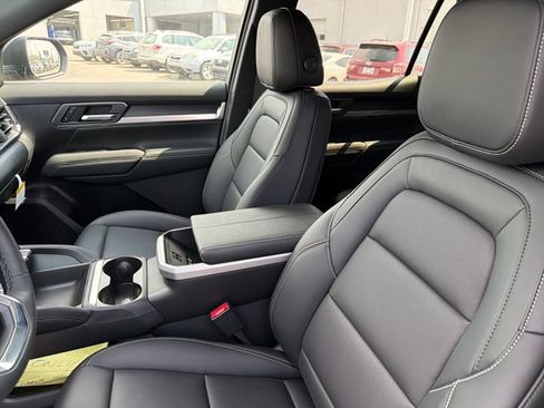 New 2027 GMC Terrain Elevation w/ Elevation Premium Package FWD image 18