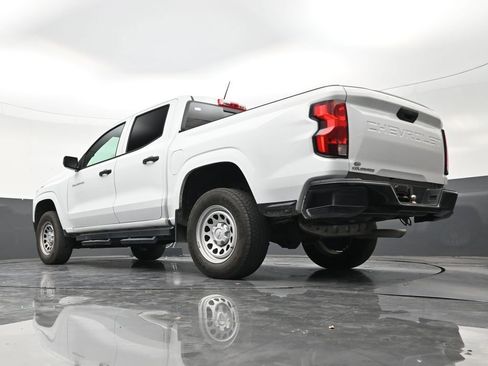 Used 2024 Chevrolet Colorado W/T w/ WT Convenience Package RWD image 22
