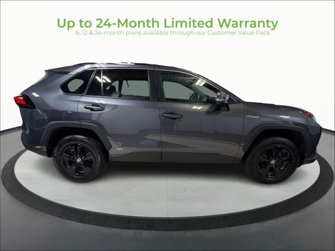 Used 2021 Toyota RAV4 LE AWD/4WD image 8