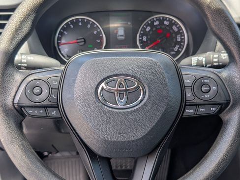 Used 2022 Toyota RAV4 XLE FWD image 18