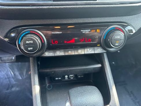 Used 2019 Kia Forte LXS FWD image 13