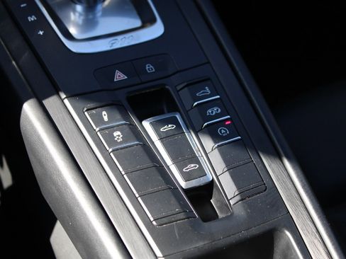 Used 2019 Porsche 911 Targa 4 GTS image 31