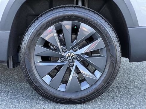 Certified 2024 Volkswagen Taos S FWD image 16