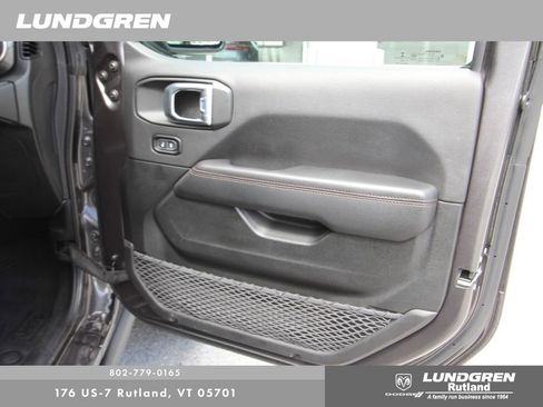 Used 2022 Jeep Wrangler Unlimited Rubicon w/ Dual Top Group AWD/4WD image 20