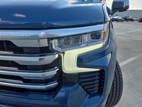 Used 2024 Chevrolet Silverado 1500 High Country w/ High Country Premium Package AWD/4WD image 33