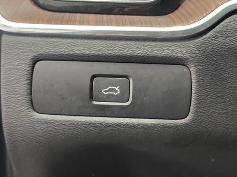 Used 2023 Volvo XC60 B5 Plus AWD/4WD image 42