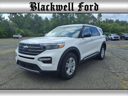 Used 2023 Ford Explorer XLT w/ Equipment Group 202A AWD/4WD image 1