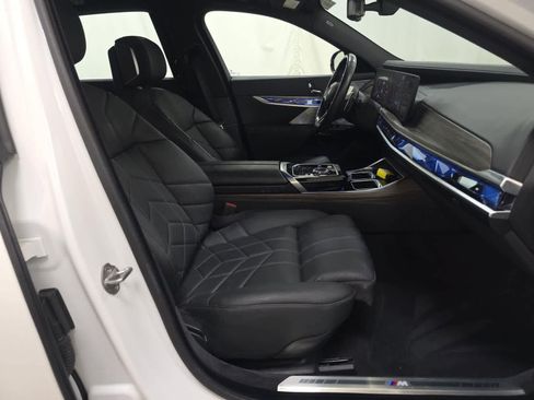 Used 2024 BMW i4 xDrive40i w/ Premium Package AWD/4WD image 9
