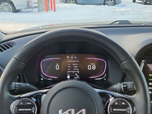 Used 2024 Kia Soul EX image 15