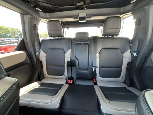 Used 2024 Ford Bronco Wildtrak AWD/4WD image 25