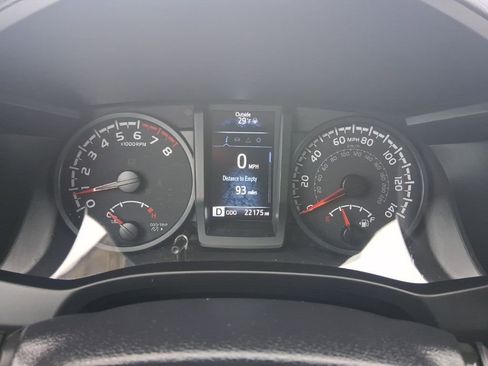 Used 2022 Toyota Tacoma SR image 24