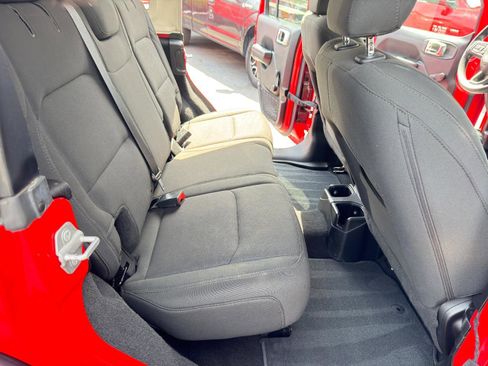 Used 2018 Jeep Wrangler Unlimited Sport image 30