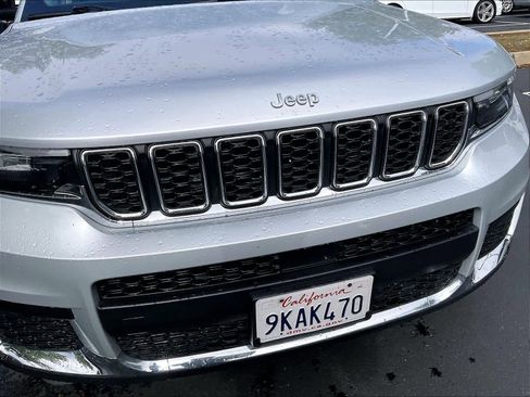 Used 2023 Jeep Grand Cherokee L Laredo image 31