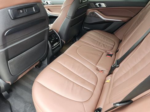 Used 2020 BMW X5 M50i w/ Premium Package image 32