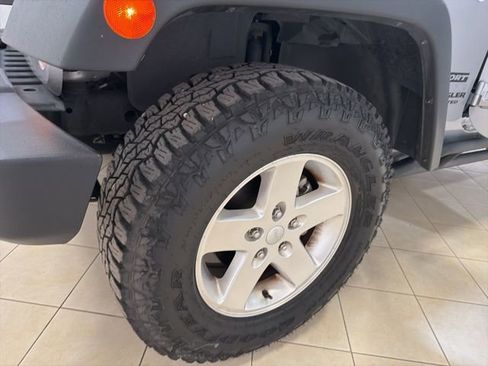 Used 2014 Jeep Wrangler Unlimited Sport w/ Quick Order Package 24S AWD/4WD image 29