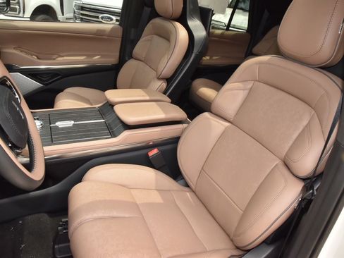 New 2026 Lincoln Navigator L Black Label AWD/4WD image 38