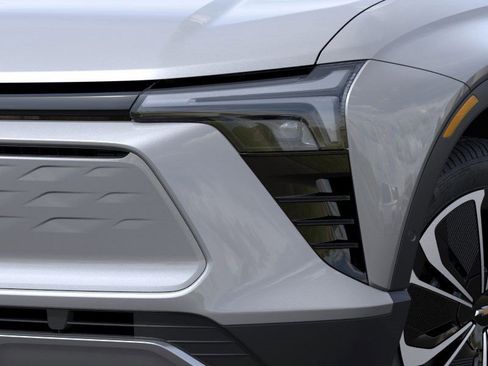 New 2025 Chevrolet Blazer EV LT image 10