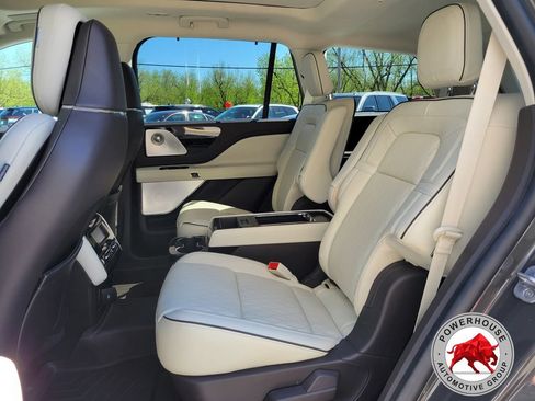 Used 2022 Lincoln Aviator Black Label w/ Dynamic Handling Package AWD/4WD image 16