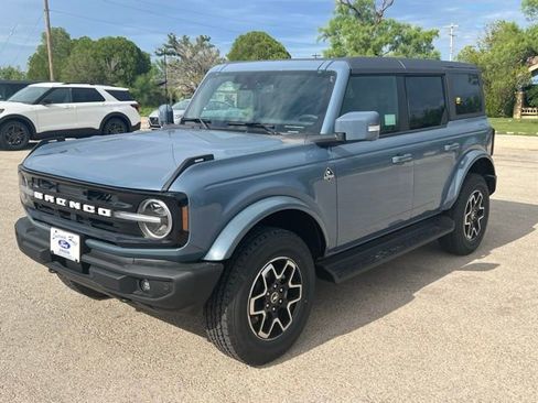 New 2025 Ford Bronco Outer Banks image 3