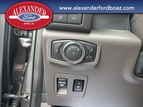 Used 2019 Ford Expedition Limited w/ Equipment Group 302A RWD image 29