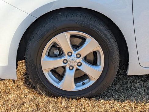 Used 2015 Toyota Sienna LE image 10