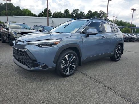 Used 2024 Toyota Corolla Cross AWD Hybrid w/ Convenience Package image 3