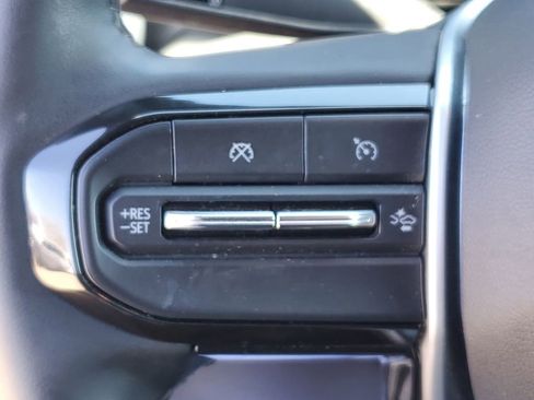 Used 2023 Chevrolet Colorado LT w/ LT Convenience Package III AWD/4WD image 9