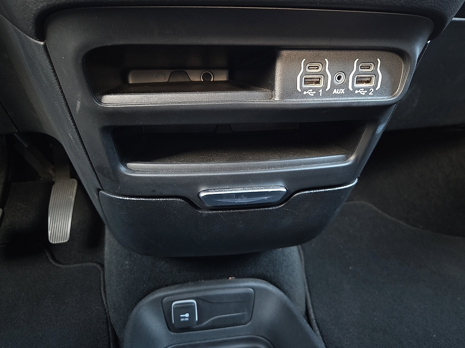 Used 2025 Chrysler Pacifica Select FWD image 18