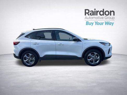 Used 2025 Ford Escape ST-Line w/ Tech Pack #1 AWD/4WD image 8
