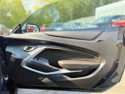 Used 2017 Chevrolet Camaro SS RWD image 31