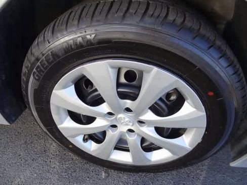 Used 2022 Toyota Corolla LE image 20