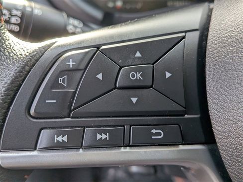 Used 2021 Nissan Kicks SR image 13