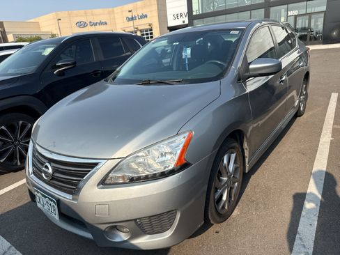 Used 2013 Nissan Sentra SR w/ Premium Pkg FWD image 8