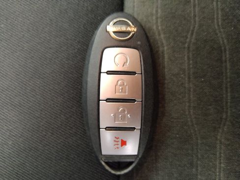 Used 2022 Nissan Pathfinder SV image 32