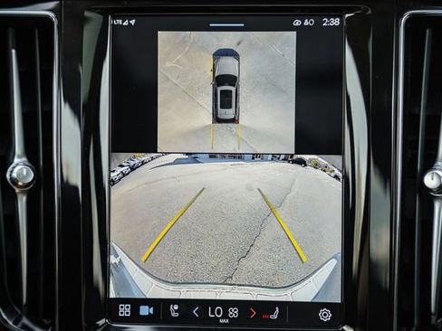 Certified 2024 Volvo XC60 B5 Plus w/ Protection Package Premier image 40