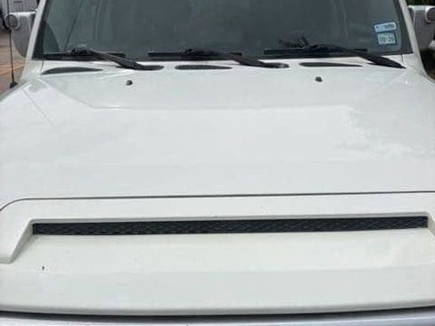 Used 2014 Toyota FJ Cruiser 4WD w/ Convenience Package image 2